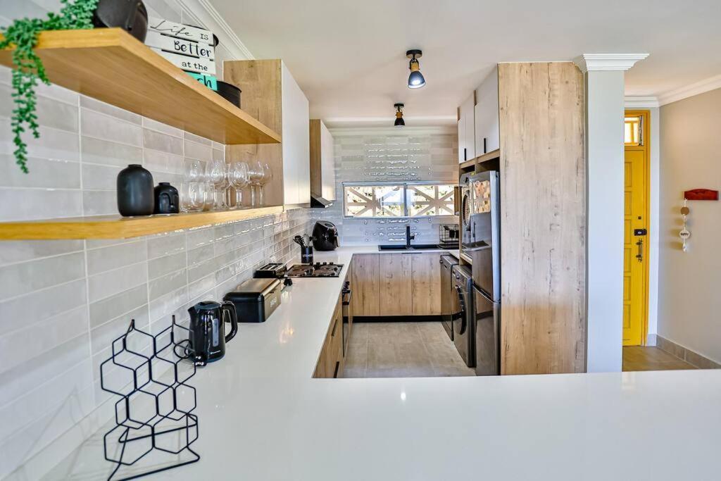 Large Sea View, Walk To Eateries, Loadshed Free Appartement Ballito Buitenkant foto